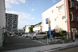 駐車場入口全風景